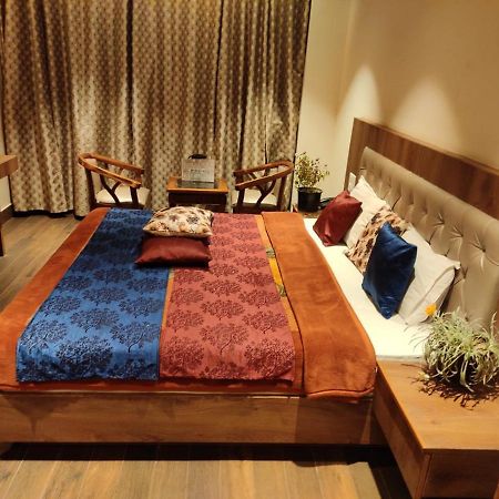 Apple Blossom Hotel Manāli Esterno foto