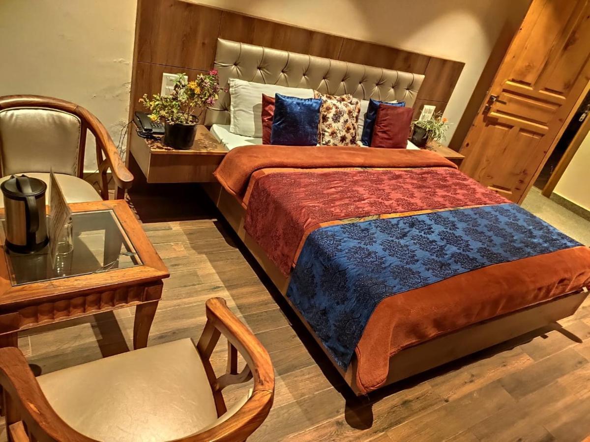 Apple Blossom Hotel Manāli Esterno foto