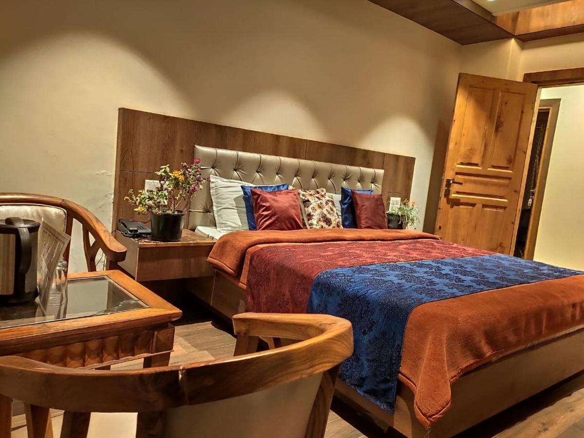 Apple Blossom Hotel Manāli Esterno foto