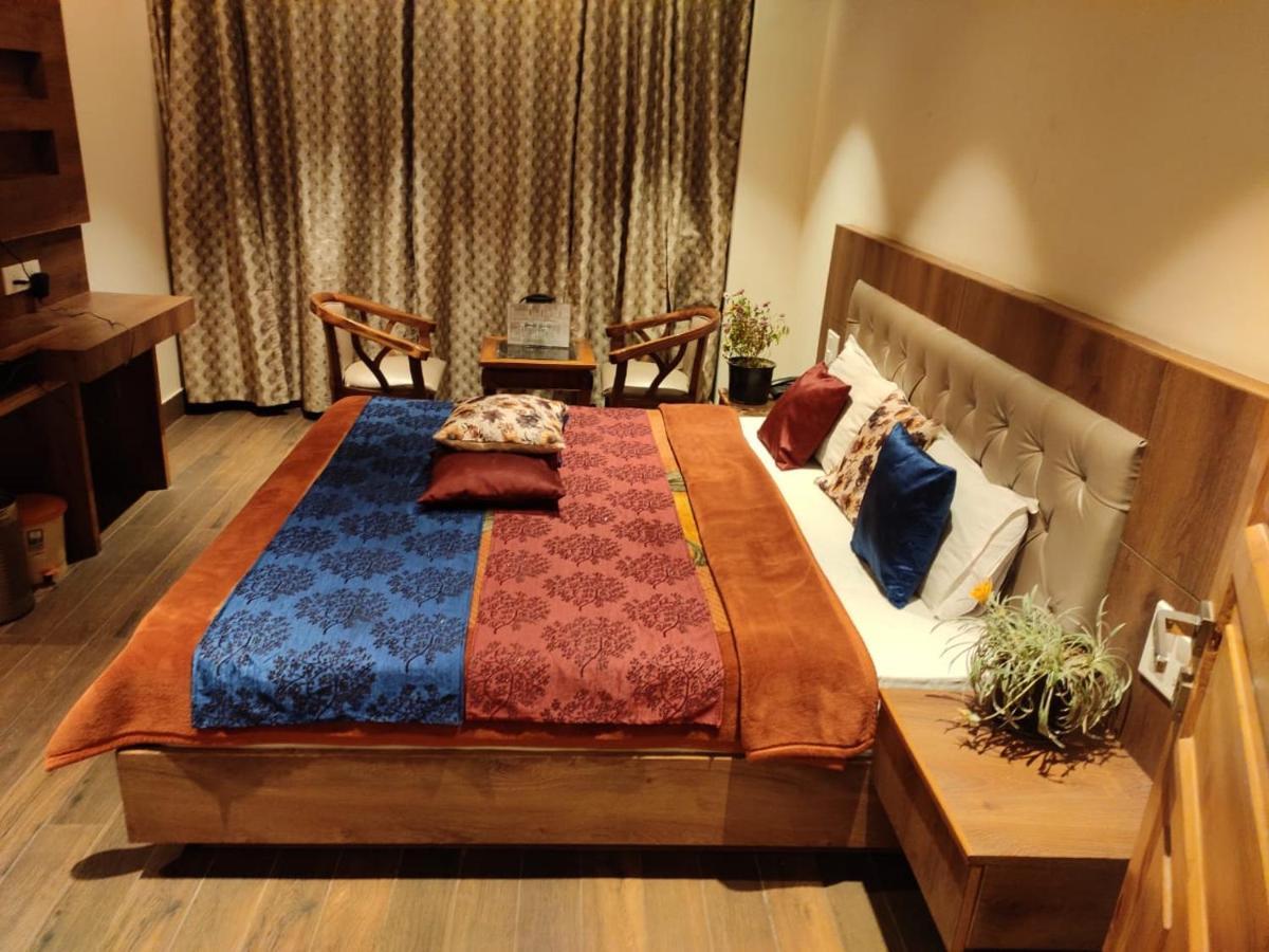 Apple Blossom Hotel Manāli Esterno foto