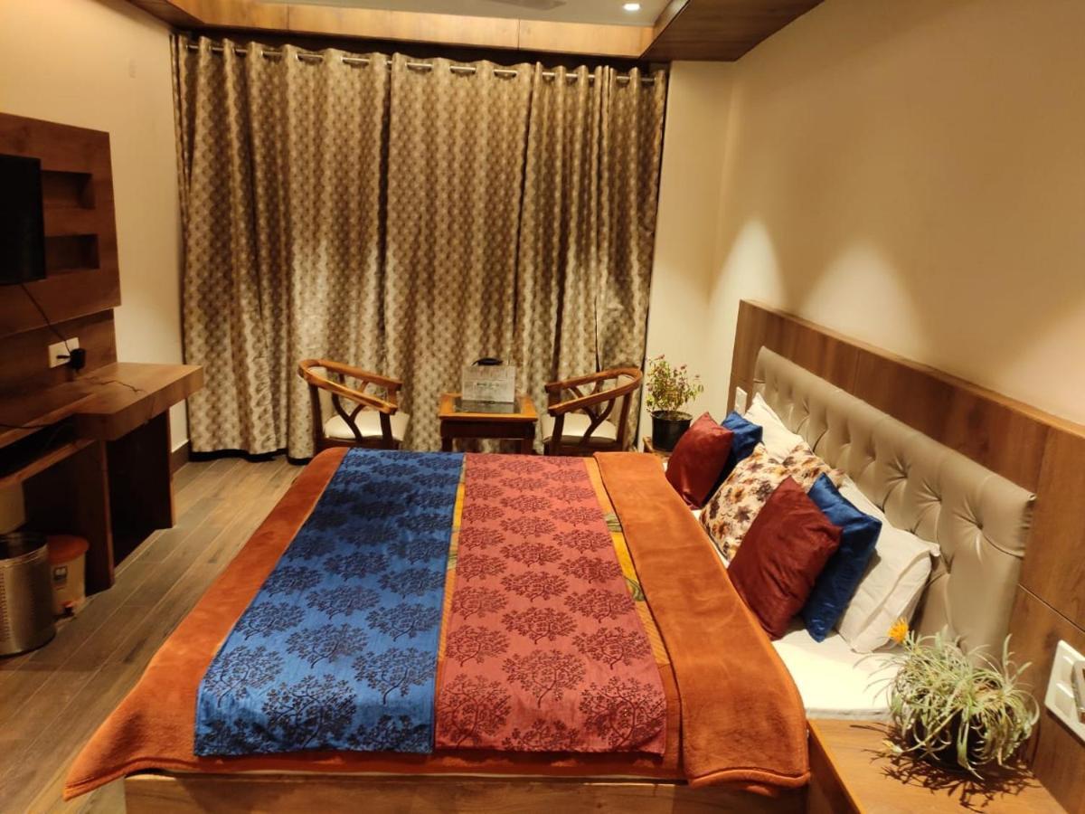 Apple Blossom Hotel Manāli Esterno foto
