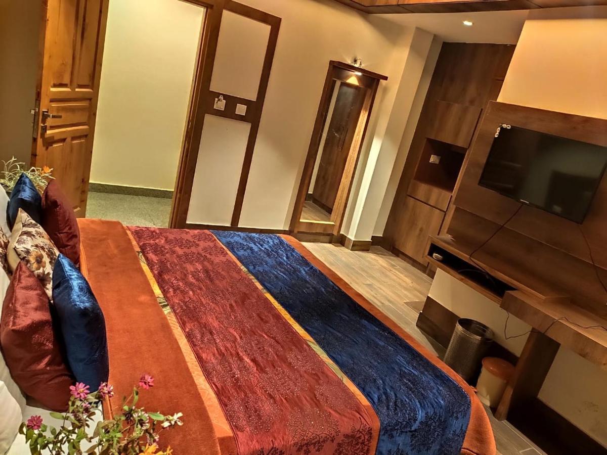 Apple Blossom Hotel Manāli Esterno foto