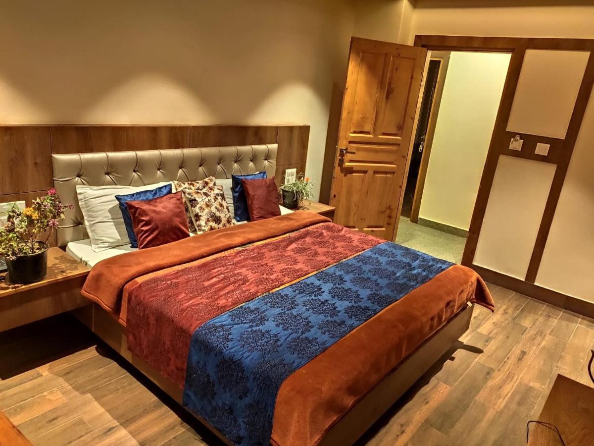 Apple Blossom Hotel Manāli Esterno foto